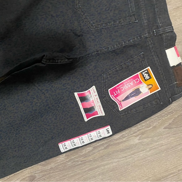 NWT Lee Classic Fit Animal Print Denim Jeans - Picture 7 of 7